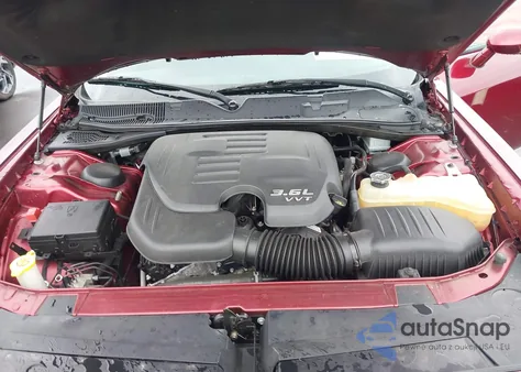 2018 Dodge Challenger Sxt z USA, uszkodzony, nr VIN 2C3CDZAG3JH294545